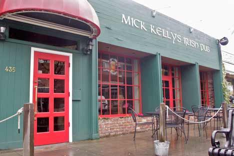 Mick Kelly’s Irish Pub at 435 S.W. 152nd in Burien will be expanding to Kent’s Riverbend Golf Complex.