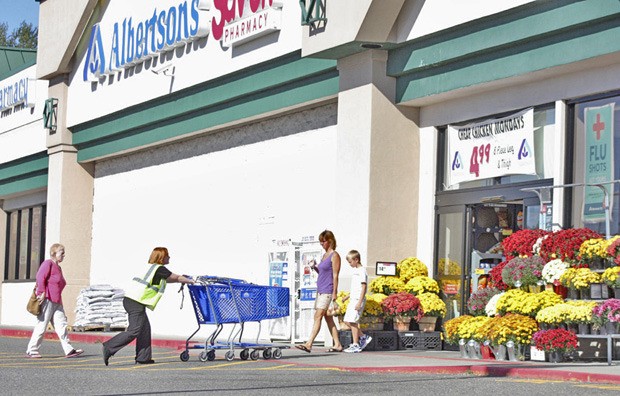 The Kent Albertsons store in Panther Lake will close by the end of this year as part of a company cutback in three Western states.