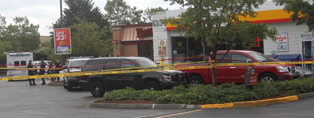 Kent Police arrested a Burien man for shooting two Shell store employees on Wednesday at the corner of South 212th Street and 64th Avenue South.