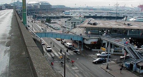 State crews will close the Alaskan Way Viaduct March 24-25 in Seattle for inspections and reinforcement work.