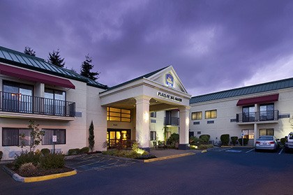 Kent's Best Western Plus Plaza by the Green earned a TripAdvisor® Certificate of Excellence award