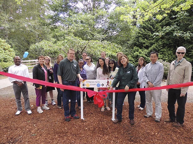CenterPoint Office Park recently launched a new outdoor fitness path and stretching station amenity  on its Kent campus. Employees from 11 companies on campus participated in the ceremony.