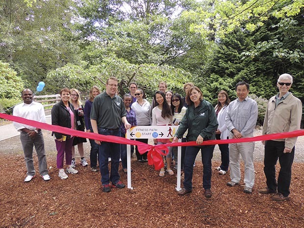 CenterPoint Office Park recently launched a new outdoor fitness path and stretching station amenity  on its Kent campus. Employees from 11 companies on campus participated in the ceremony.
