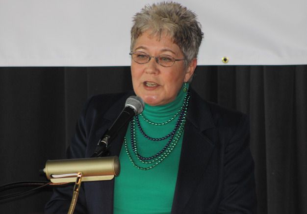 A Meridian Valley Country Club condo association says it plans to sue Kent Mayor Suzette Cooke for unpaid assessment fees.
