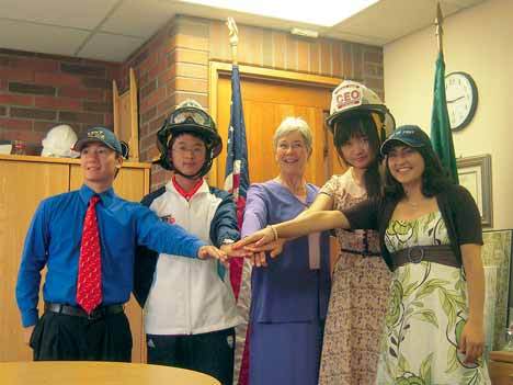 (From left to right) Zhang Chi