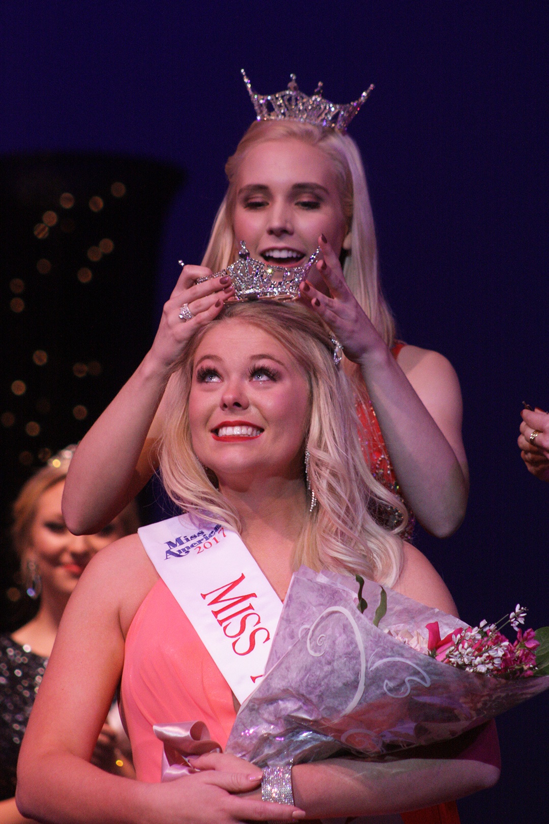 Cami Werden, 2016 Miss Auburn, places the crown on the new queen, Heather Haggin. MARK KLAAS, Reporter