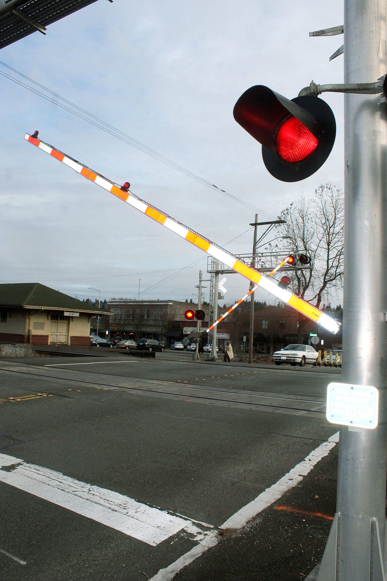 Railroad crossing arms stuck down at several Kent streets