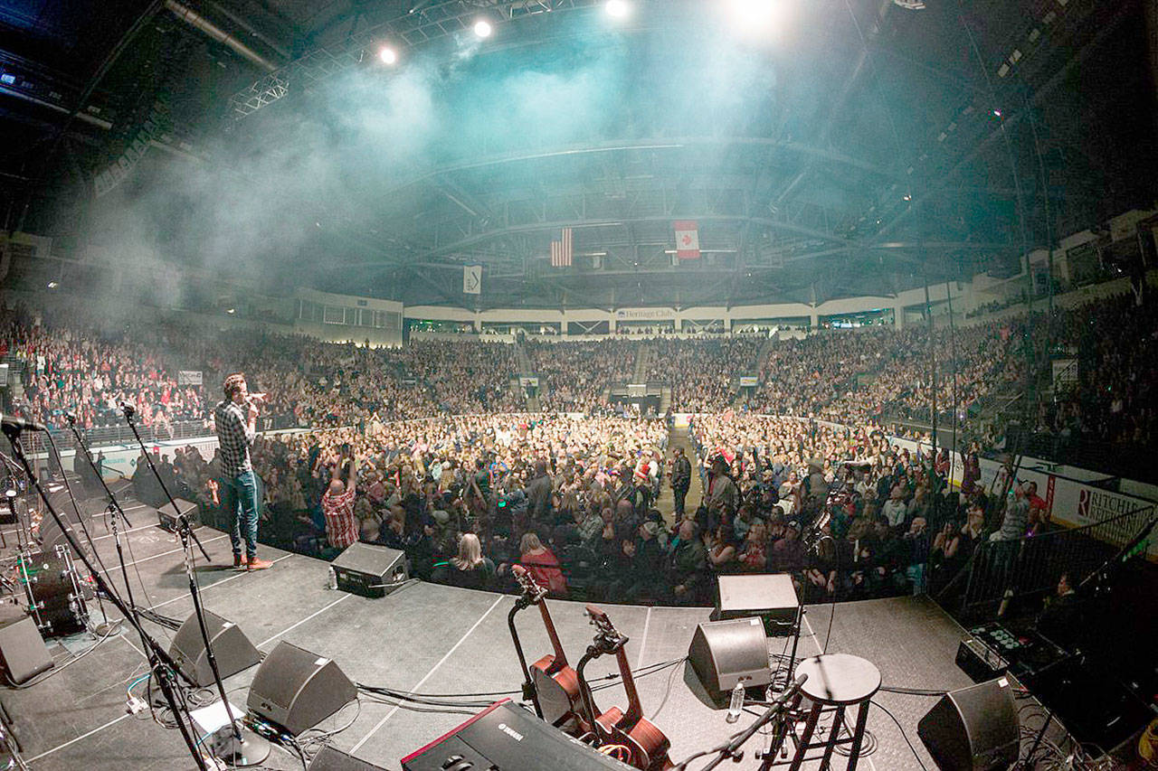 Crowd packs ShoWare Center for Hometown Holiday Concert