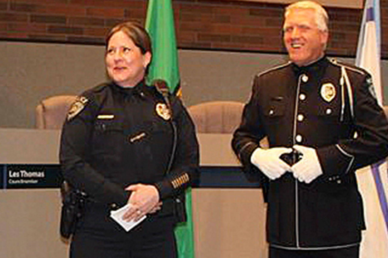 Two longtime Kent Police officers retire