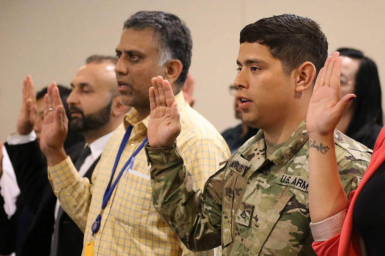 Washington National Guard from Kent unit becomes U.S. citizen
