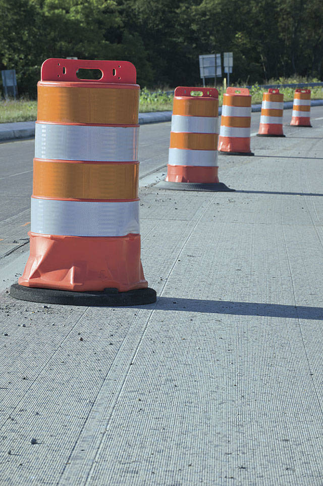 Alternating traffic overnight on SR 516 in Kent, Oct. 27-28