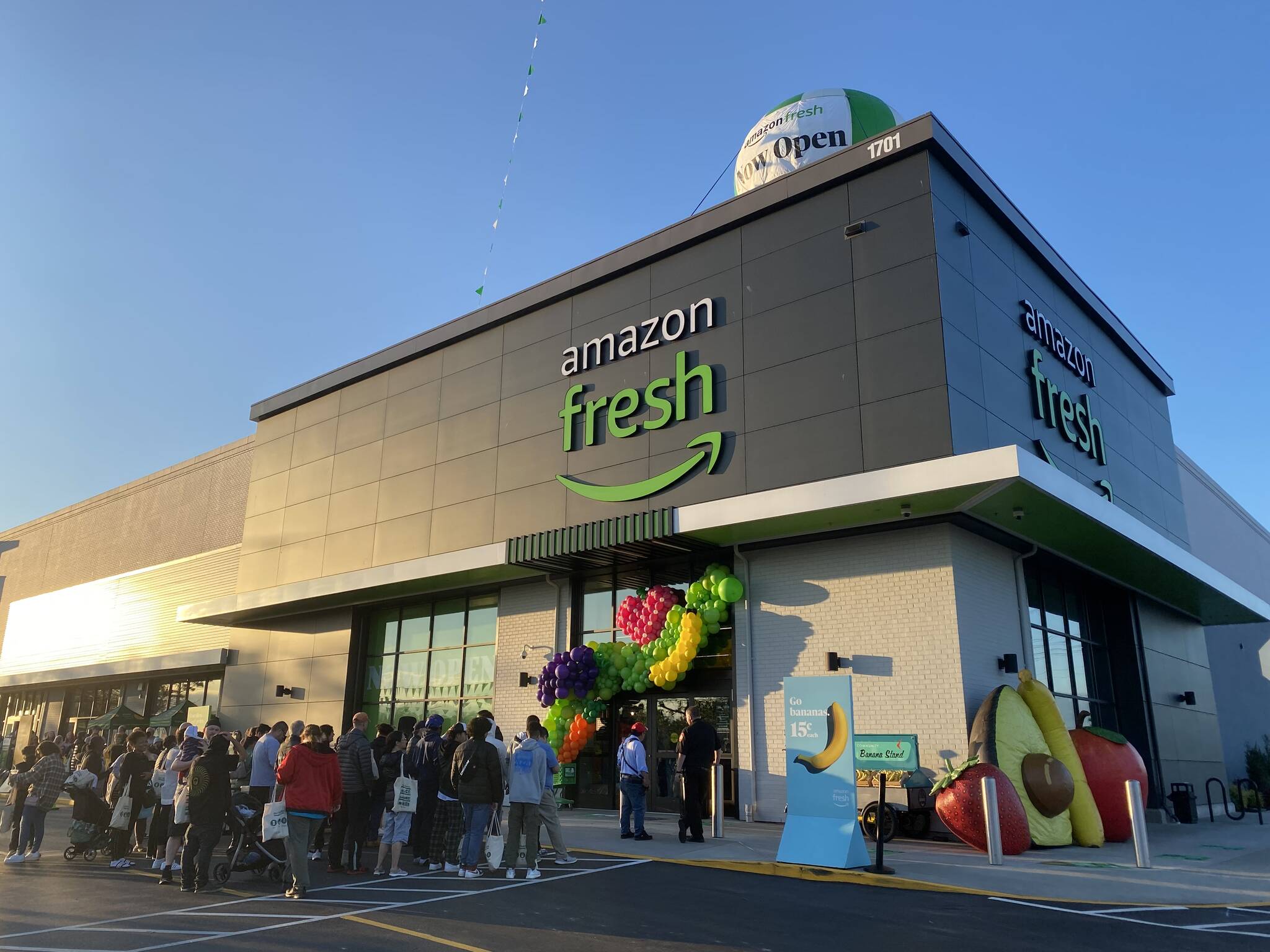 Amazon Fresh is located at 1701 S. Commons in Federal Way.