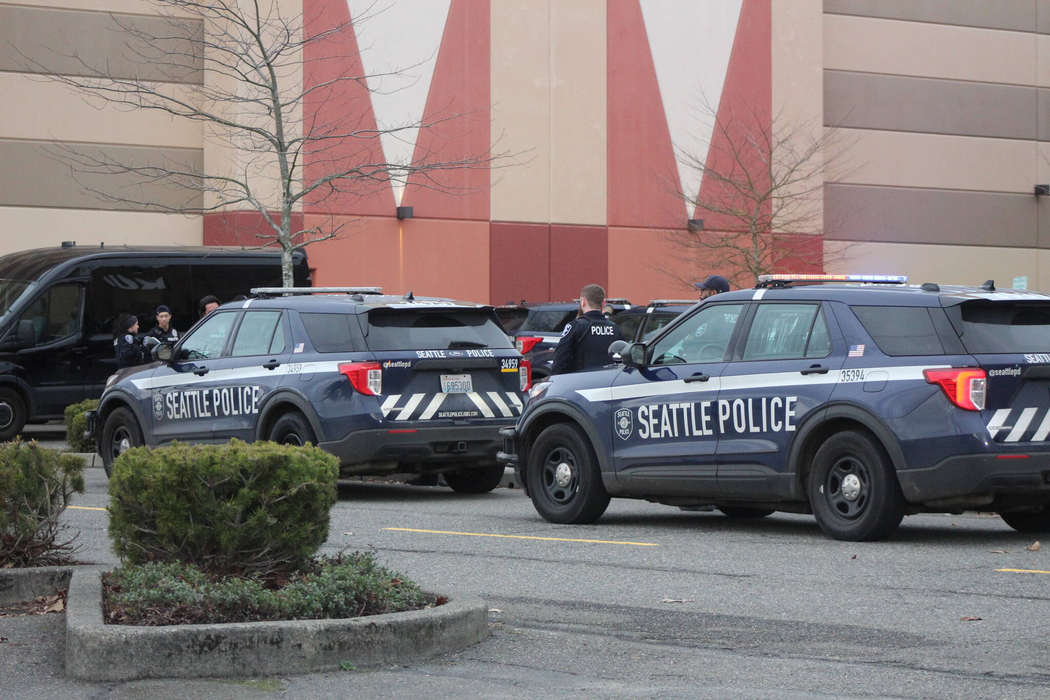Law enforcement officials from various cities responded to The Commons mall on the afternoon of Jan. 5. Bailey Jo Josie/Sound Publishing
