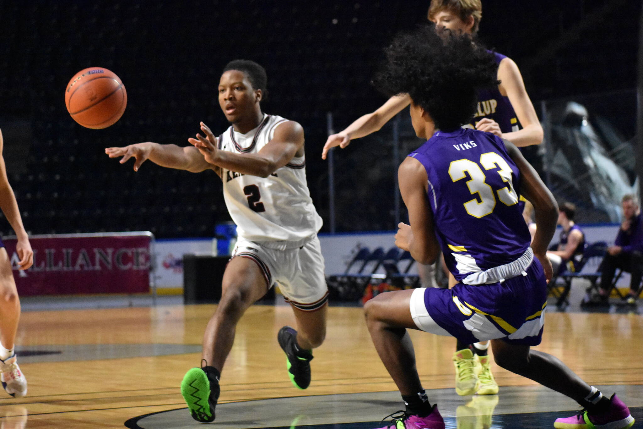 Photos by Ben Ray/Kent Reporter
Kentlakes Omari Williams dishes a pass to a teammate.