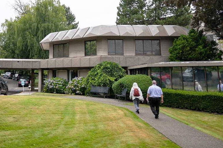 The state Department of Social and Health Services finalized an agreement to lease and purchase the former Cascade Behavioral Health facility in Tukwila. COURTESY PHOTO. Washington State Governor’s Office