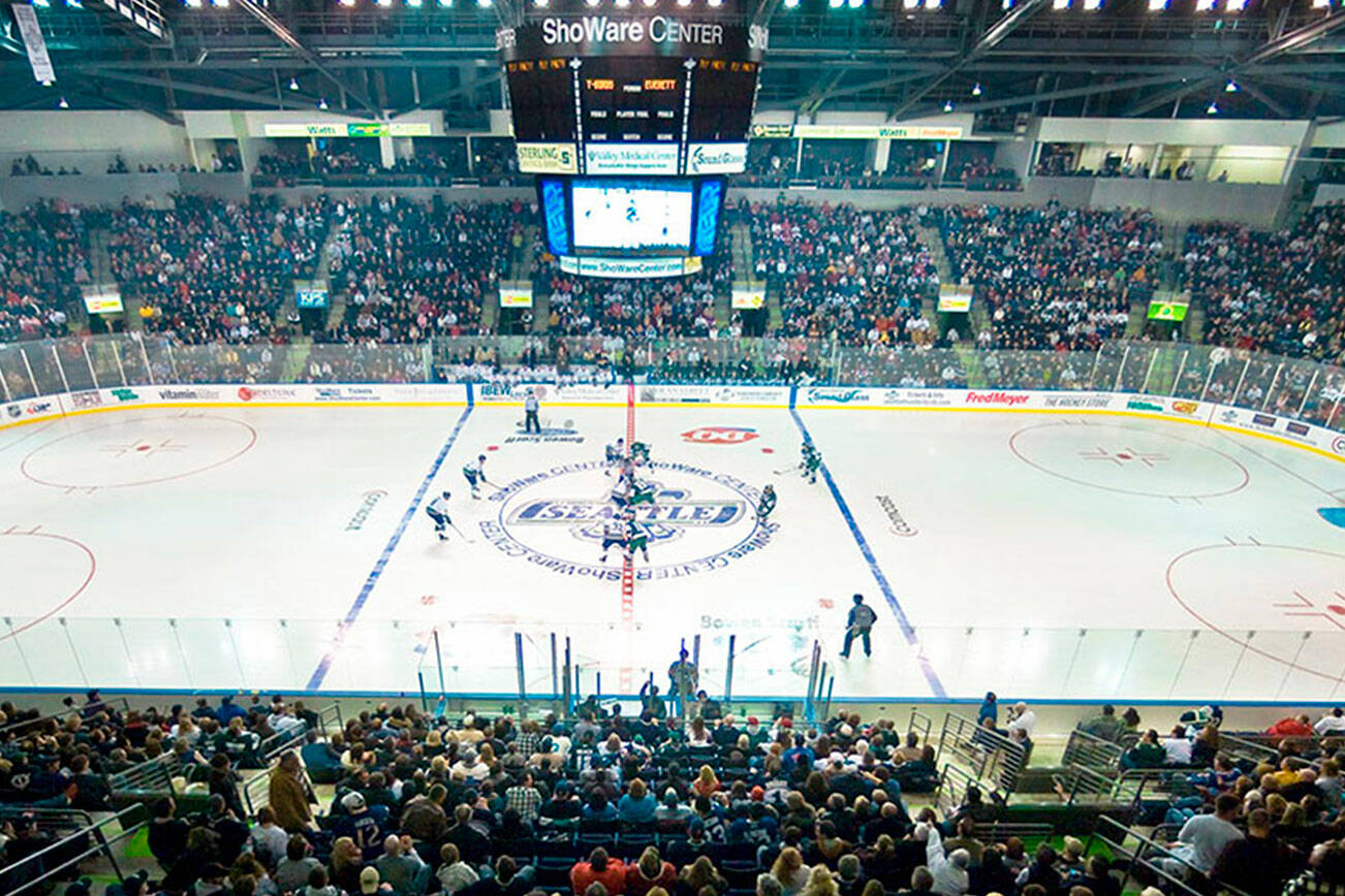 Seattle faced Everett in the first game played at the new Kent ShoWare Center.  Seattle defeated Everett 4 to 3.