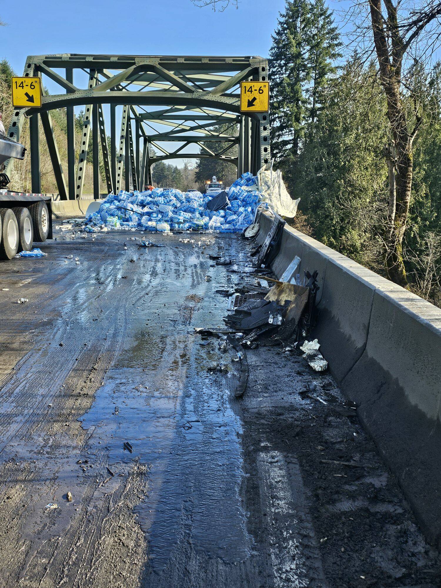 The scene of the semi-truck collision posted at 11:17 a.m. (Courtesy of Washington State Department of Transportation.)