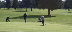 The Kent City Council still hasn't decided whether to sell the the par 3 course at the Riverbend Golf Complex.