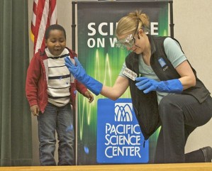 Fun with liquid nitrogen: Maina