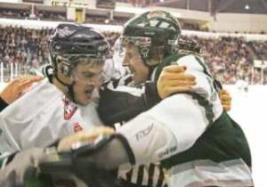 Thunderbirds' rookie Brad Haber and Silvertips Kyle Beach