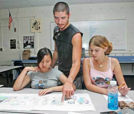 Kent-Meridian seniors Thu Hoang