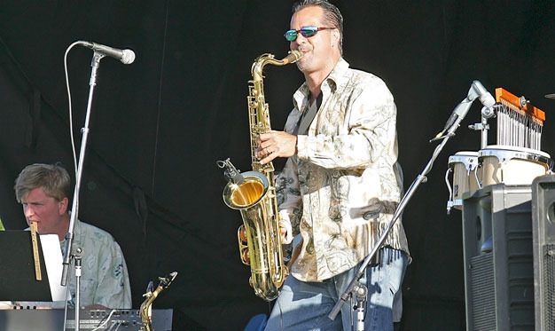 Darren Motamedy returns to town from Las Vegas to play at noon Tuesday