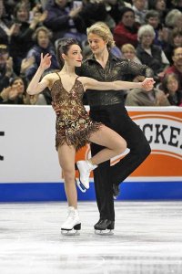 Two-time defending Skate America champions Meryl Davis and Charlie White will kick off the season at the ShoWare showdown.