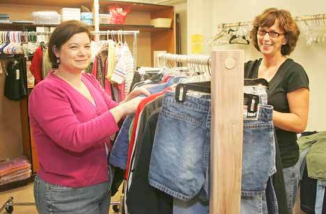 Charles Cortes/ Reporter/ 11/12/09 Co-Chairs of the Kent School District Clothing Bank