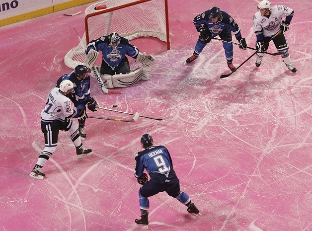 Seattle Thunderbirds play Victoria Saturday