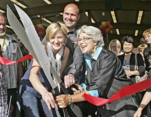 Owners of the new Grocery Outlet