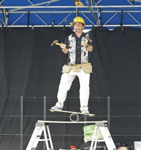 Juggler Roberto the Magnificent entertained a full crowd Wednesday