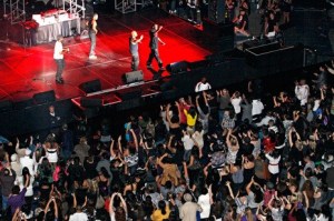 A sellout crowd attended the Ladies Night Out concert Dec. 10 at Kent's ShoWare Center. But the arena lost money in 2010 partly because of smaller crowds at other events and concerts.