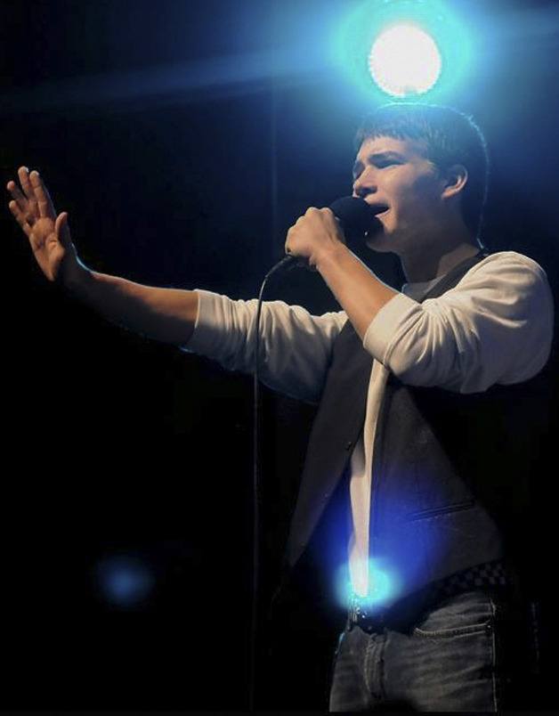 Northwest Boychoir singer Chris Fertakis takes the stage for a Christmas concert series throughout December.