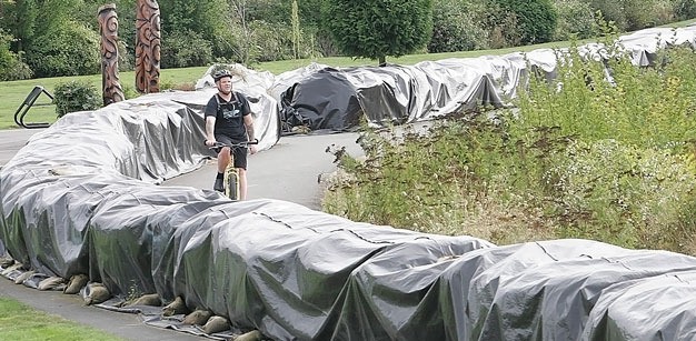 The King County Flood Control District’s Board of Supervisors approved a plan Monday to remove the giant sandbags along the Green River.