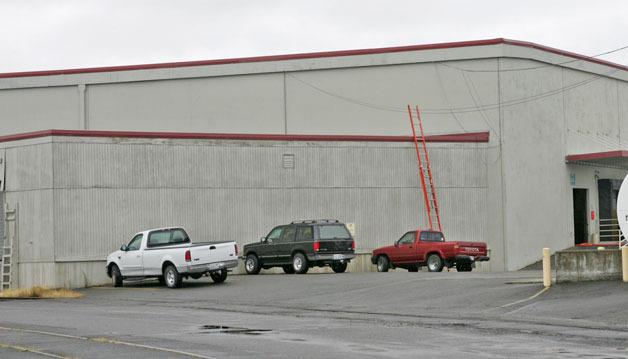 09/08/10 A building in the 8200 block of South 212th Street had a partial roof collapse Wednesday