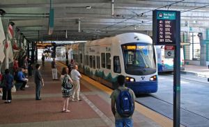 Husky, Mariner fans help light rail hit single-day ridership record of 101,000