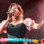 Grant, Smith draw sellout crowd to Kent’s ShoWare Center