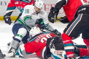 Rockets upend Thunderbirds, even series | WHL playoffs