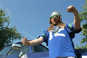 Fans, car enthusiasts flock to HAWKtoberfest