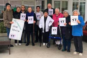 Kent seniors walk out to honor the 17 killed at Florida high school