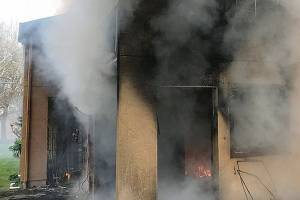 Kent apartment fire displaces six people on East Hill