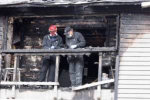 Kent apartment fire displaces 25; no one hurt
