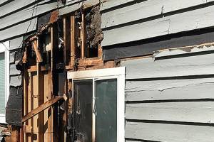 Fire damages Kent West Hill home