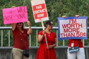 Kent School Board extends superintendent’s contract despite public outcry