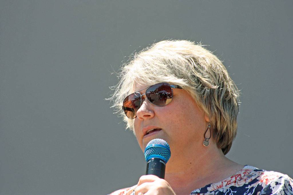 Mayor Dana Ralph speaks at the worship service. MARK KLAAS, Kent Reporter