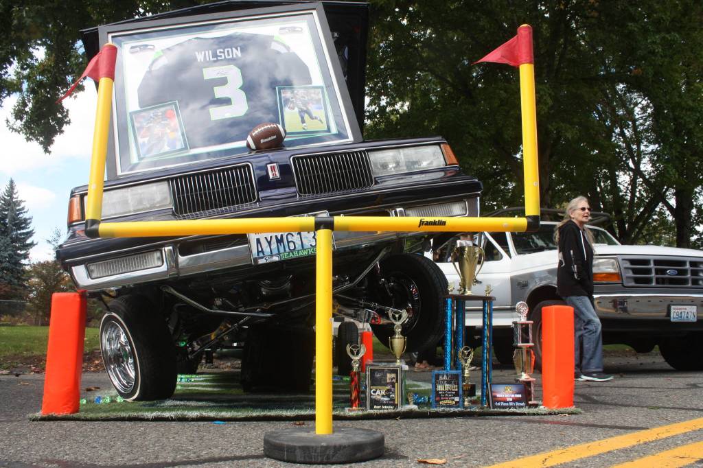 Fans flock to Kent’s Hawktoberfest