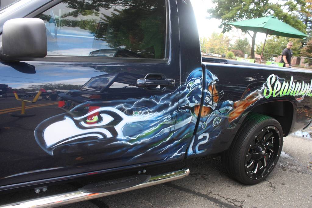 Fans flock to Kent’s Hawktoberfest