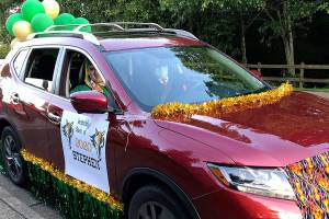 Kent neighborhoods honor 2020 grads with car parade | Photos
