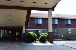 Federal Way Red Lion hotel, 1688 S. 348th St. Courtesy of Google Images