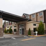 The exterior of the Clarion Hotel located on B Street behind the municipal airport in Auburn. Photo by Henry Stewart-Wood/Auburn Reporter
